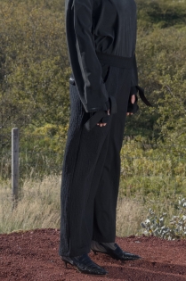 Spodnie czarne ze strukturami eleganckie szerokie (4).jpg