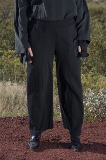 Spodnie czarne ze strukturami eleganckie szerokie (5).jpg