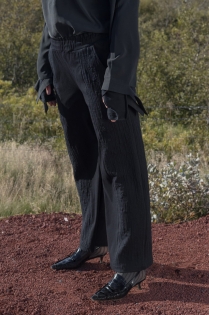 Spodnie czarne ze strukturami eleganckie szerokie (8).jpg