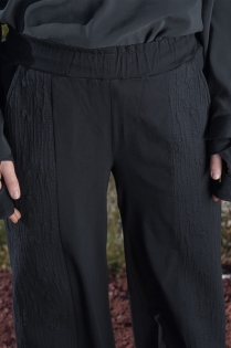 Spodnie czarne ze strukturami eleganckie szerokie (11).jpg