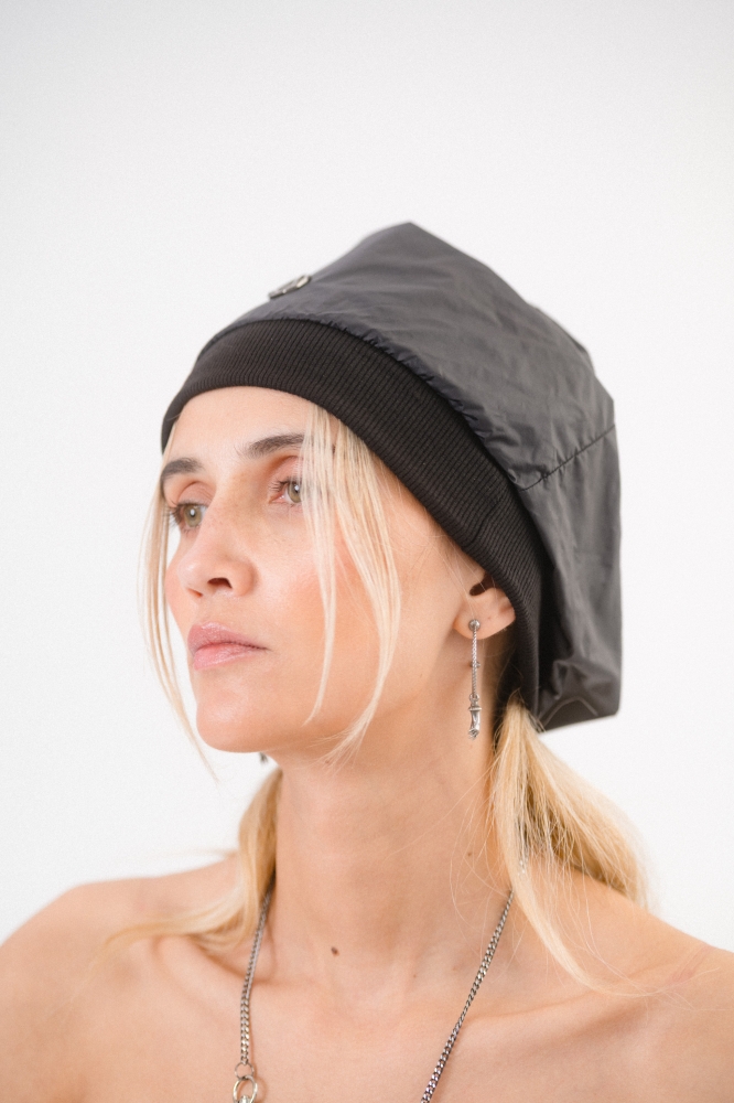Czapka kapelusz czarna nylon wiatroodporny high fashion (1).jpg