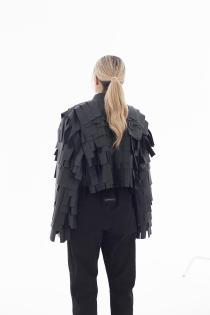 Spodnie dopasowane synthetic czarne garniturowe eleganckie casual do biura z przeszyciami made in poland (4).jpg