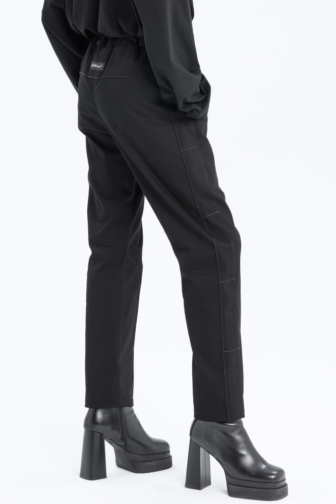Spodnie dopasowane synthetic czarne garniturowe eleganckie casual do biura z przeszyciami made in poland (9).jpg