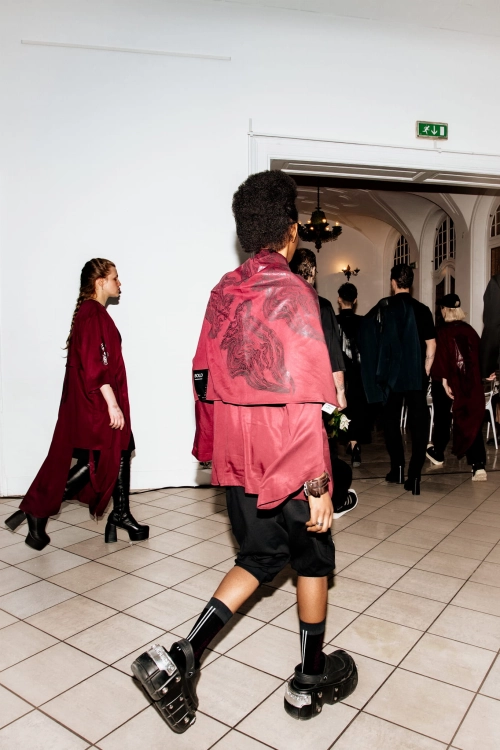 BOLD ICON bluzka burgundowa synthetic oversize (4).jpg