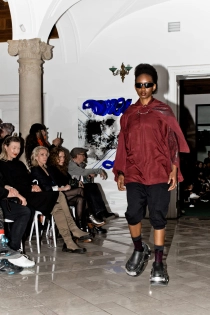 BOLD ICON bluzka burgundowa synthetic oversize (5).jpg