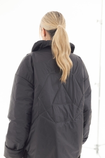 Kurtka przejściowa zimowa climashield na zimę lekka oversize synthetic eco recycled (27).jpg