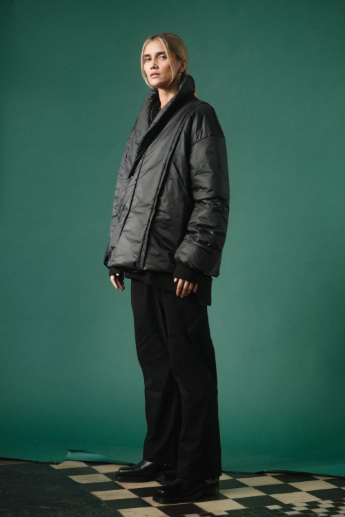 Kurtka przejściowa zimowa climashield na zimę lekka oversize synthetic eco recycled (22).jpg
