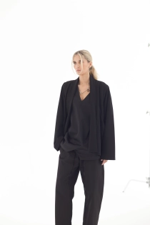 narzutka lekka marynarka elegancka do biura czarna synthetic oeko tex certyfikowana (13).jpg