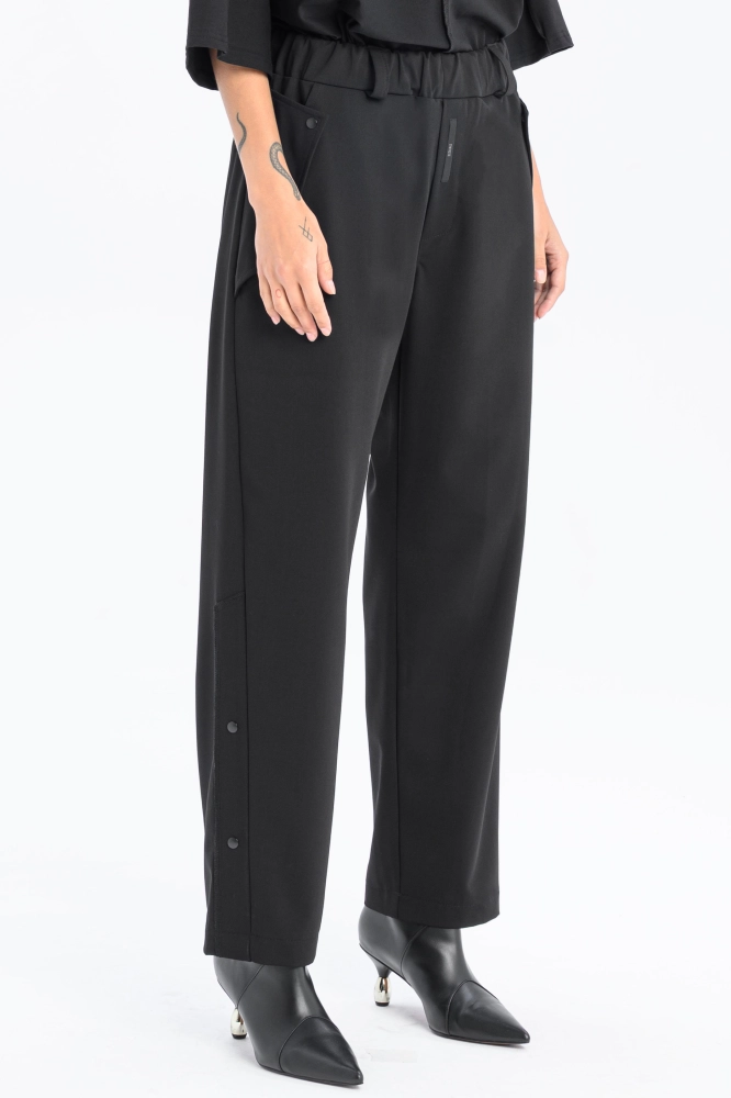 Spodnie eleganckie szerokie garniturowe casual do biura czarne high fashion z detalami loose fit (7).jpg
