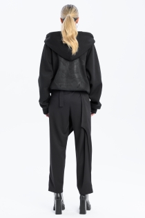 Bluza awangardowa z panelem linoryt czarna synthetic rozpinana duży kaptur (7).jpg