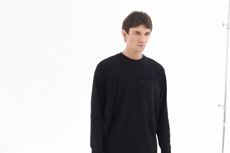longsleeve męski dopasowany linoryt bawełna synthetic czarny made in poland basic (3).jpg