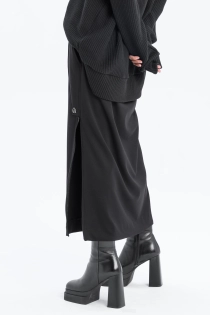 Spódnica synthetic oversize czarna ołówkowa z rozporkami rozpinana gothic długa (17).jpg