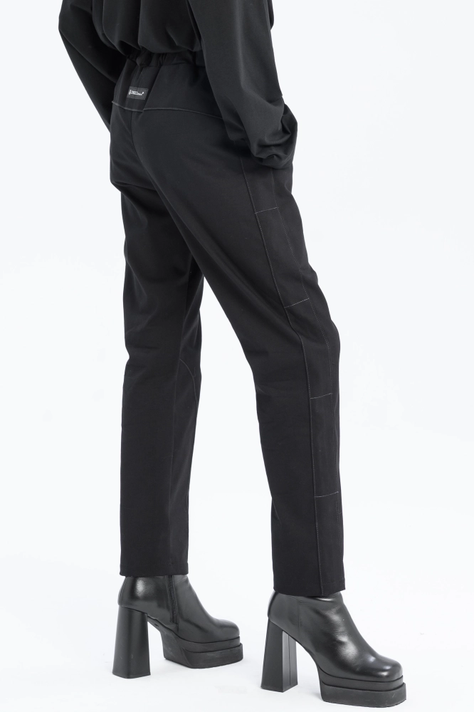 Spodnie dopasowane synthetic czarne garniturowe eleganckie casual do biura z przeszyciami made in poland (9).jpg