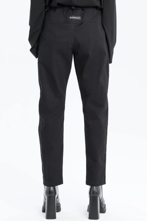 Spodnie dopasowane synthetic czarne garniturowe eleganckie casual do biura z przeszyciami made in poland (12).jpg