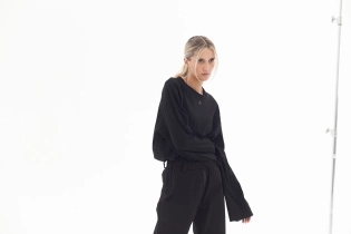 Spodnie dopasowane synthetic czarne garniturowe eleganckie casual do biura z przeszyciami made in poland (1).jpg