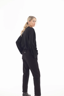 Spodnie dopasowane synthetic czarne garniturowe eleganckie casual do biura z przeszyciami made in poland (2).jpg