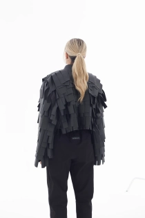 Spodnie dopasowane synthetic czarne garniturowe eleganckie casual do biura z przeszyciami made in poland (4).jpg