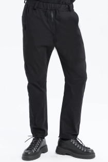 Spodnie dopasowane synthetic czarne garniturowe eleganckie casual do biura z przeszyciami made in poland (5).jpg