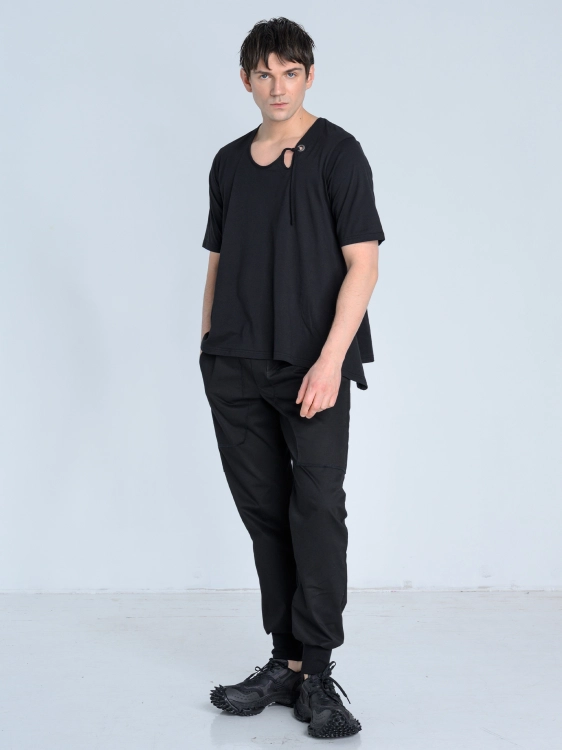 SS26 t-shirt męski z dekoltem oversize lekki na lato czarny_0002_KJ6_9742.jpg