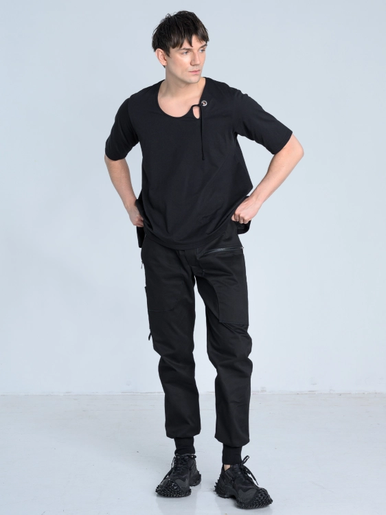 SS26 t-shirt męski z dekoltem oversize lekki na lato czarny_0001_KJ6_9744.jpg
