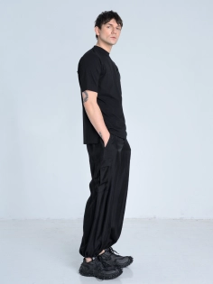 SS26 t-shirt dopasowany z kieszonką geometryczny alt_0001_KJ6_8902.jpg