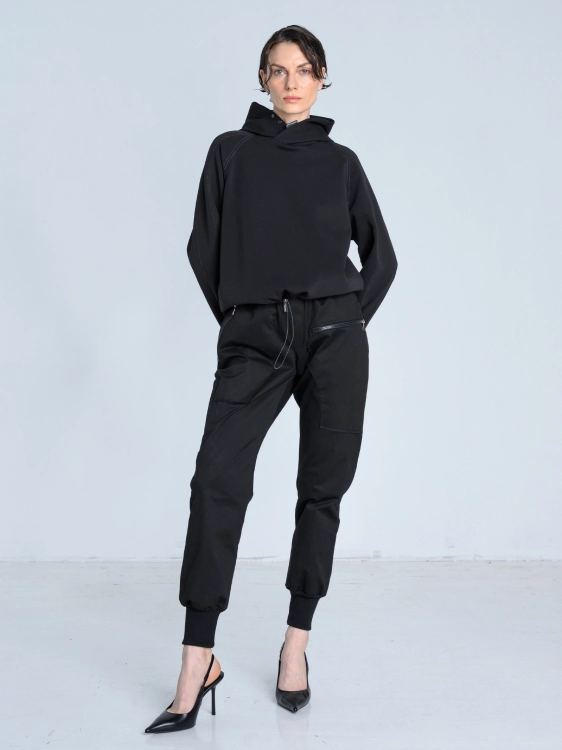 SS26 bluza z lekkiej dzianiny made in Poland_0000_KJ6_8969.jpg
