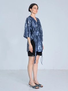 SS26 bluzka kimonowa niebieska pattern bawełna_0000_KJ6_9769.jpg