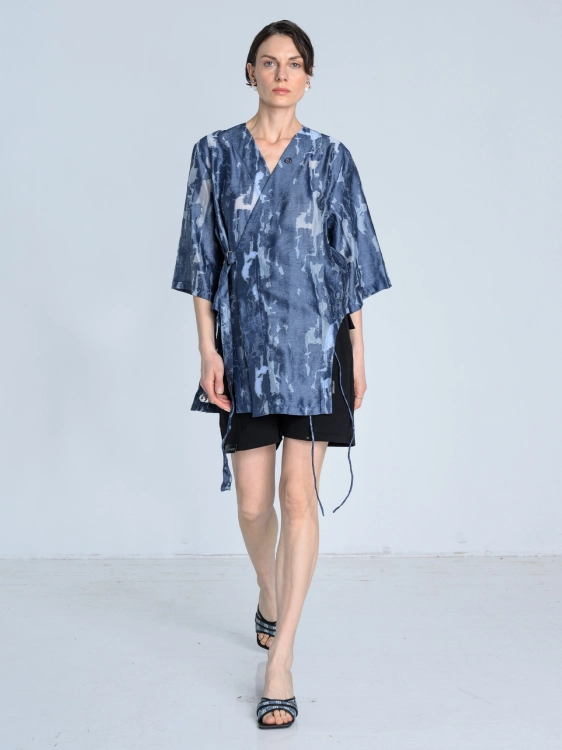 SS26 bluzka kimonowa niebieska pattern bawełna_0006_KJ6_9786.jpg