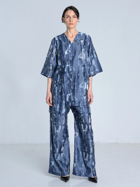 SS26 komplet wyjściowy niebieski synthetic garnitur kimono_0005_KJ6_9882.jpg