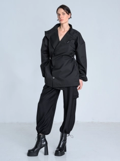 SS26 Kurtka marynarka przeciwdeszczowa trenchcoat krótki czarny_0004_KJ6_0287.jpg