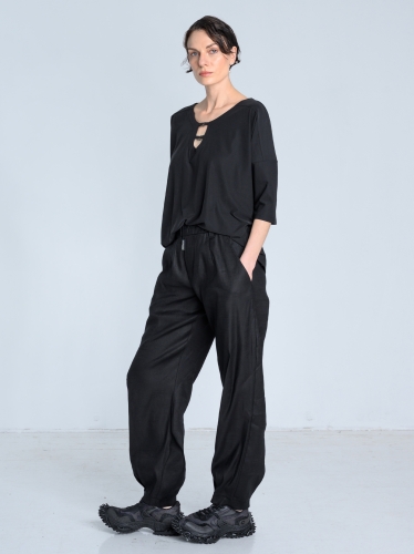 SS26 bluzka modal lejąca z dekoltem oversize_0003_KJ6_9096.jpg