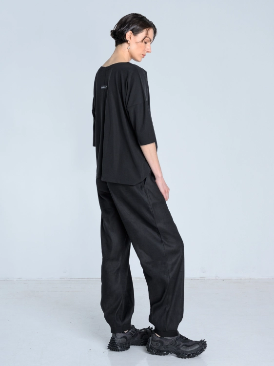 SS26 bluzka modal lejąca z dekoltem oversize_0004_KJ6_9088.jpg